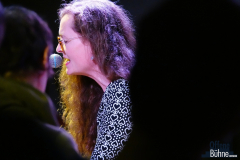 Sophie spielte uns Songs am Klavier