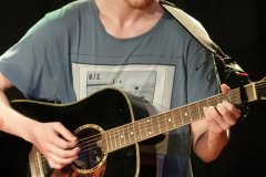 Daniel begeisterte mit Gitarre.