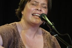 Ruth kam ebenfalls zum ersten Mal und trug uns ...