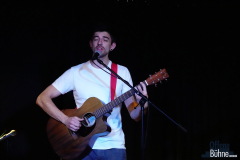 iamvitja sang uns "So happy" und ein Lied für seine Tochter über den Klimawandel