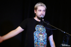 Kin (Kintarex) bei der Zwischen-Moderation