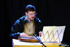 Pellito spielte uns eigene Songs auf der Zither