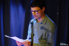 Thomas las einen Auszug aus seinem Dystopie-Projekt