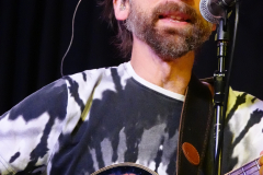 Gespielt hat er u.a. "People & Places"