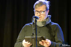 David las über eine italienische Stadt