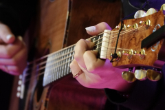 Musikerinnen, wenn sie spielen ...