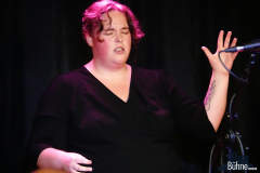 Anna-Lena versionó "Without You" de Rammstein y "Rebell Yeah" de Billy Idol